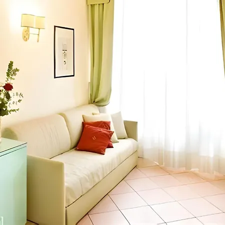 Отель Eden Park