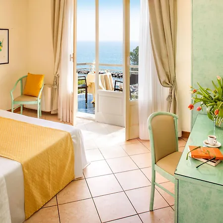 Eden Park 4* Диано-Марина