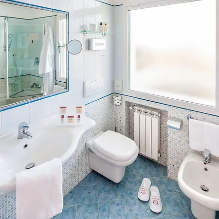 Eden Park Hotel 4*