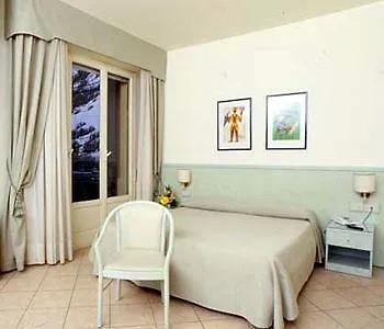 Eden Park 4*