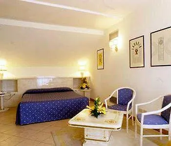 Hotel Eden Park 4*